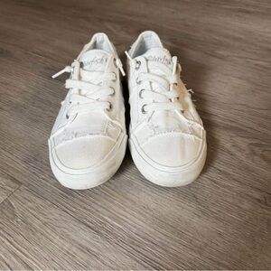Women’s Blowfish White Casual Sneakers